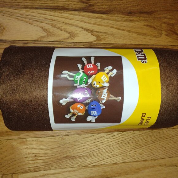 New with Tags M & Ms Fleece Blanket - Picture 3 of 8
